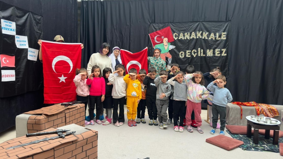 Çanakkale Zaferinin 110.yil dönümünü öğrencilerimizle birlikte sevinçle kutladık. Nice 110 yıllara.